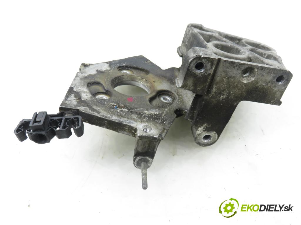 RENAULT ESPACE IV (JK0/1_) MINIVAN 2004 85,00 1.9 dCi 116 - F9Q 820 1870,00 Uchytenie pumpy vstrekovacej 205689 ; 255708