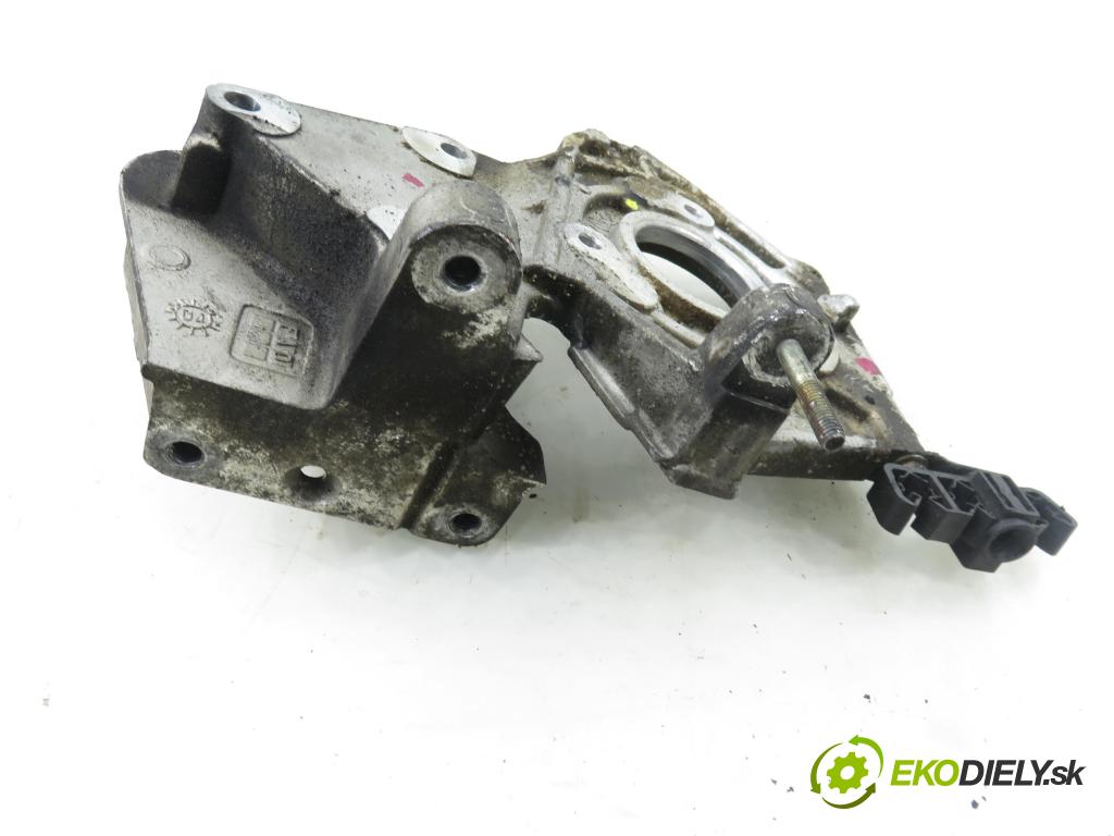 RENAULT ESPACE IV (JK0/1_) MINIVAN 2004 85,00 1.9 dCi 116 - F9Q 820 1870,00 Uchytenie pumpy vstrekovacej 205689 ; 255708