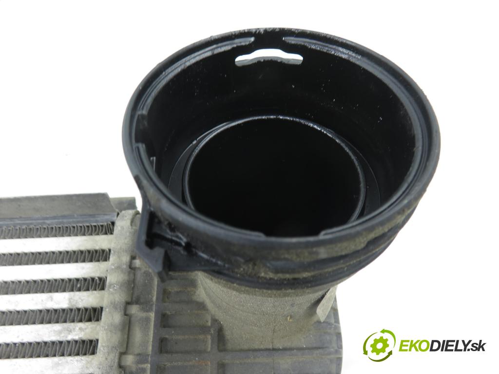 VW GOLF V (1K1) HB 2007 77,00 1.9 TDI - BLS 1896,00 chladič intercooler 1K0145928D