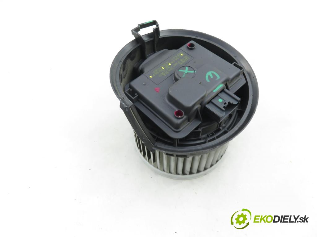 CITROEN C5 II (RC_) LIFTBACK 2007 100,00 2.0 HDi 136 - RHR (DW10BTED4) 1997,00 Ventilátor vetráku 4PUH18456BA ; 7737080901AA