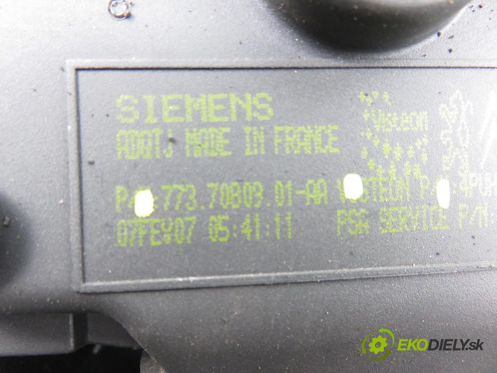 CITROEN C5 II (RC_) LIFTBACK 2007 100,00 2.0 HDi 136 - RHR (DW10BTED4) 1997,00 Ventilátor vetráku 4PUH18456BA ; 7737080901AA
