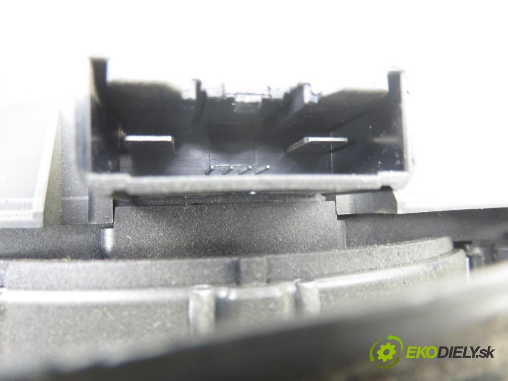 CITROEN C5 II (RC_) LIFTBACK 2007 100,00 2.0 HDi 136 - RHR (DW10BTED4) 1997,00 Ventilátor vetráku 4PUH18456BA ; 7737080901AA