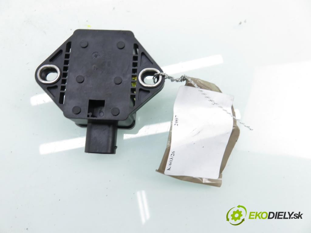 TOYOTA COROLLA Verso (ZER_, ZZE12_, R1_) VAN 2007 95,00 1.8 (ZNR11_) 129 - 1ZZ-FE 1794,00 Snímač ESP 0265005297 ; 8918302020