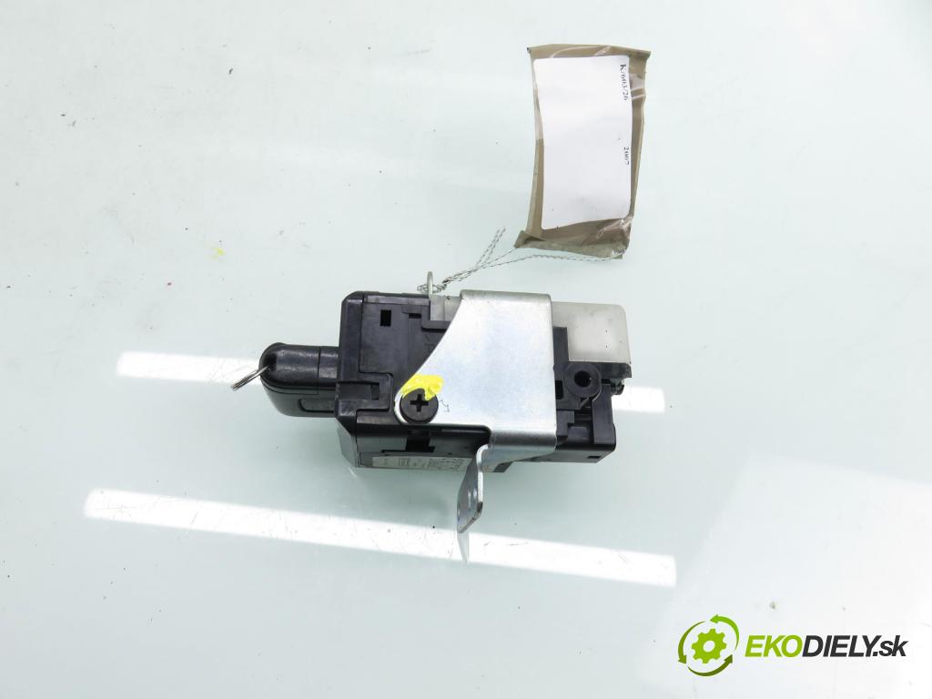 TOYOTA COROLLA Verso (ZER_, ZZE12_, R1_) VAN 2007 95,00 1.8 (ZNR11_) 129 - 1ZZ-FE 1794,00 spinačka 626399000 (Spínacia skrinka)
