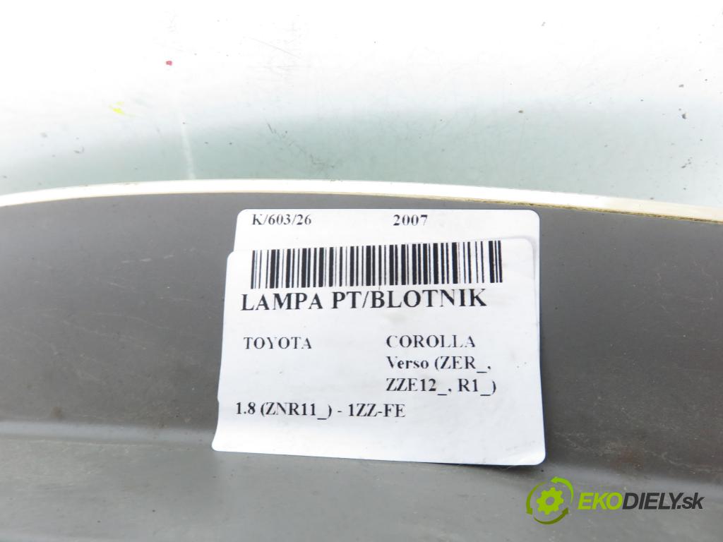 TOYOTA COROLLA Verso (ZER_, ZZE12_, R1_) VAN 2007 95,00 1.8 (ZNR11_) 129 - 1ZZ-FE 1794,00 Svetlo pravé zadné