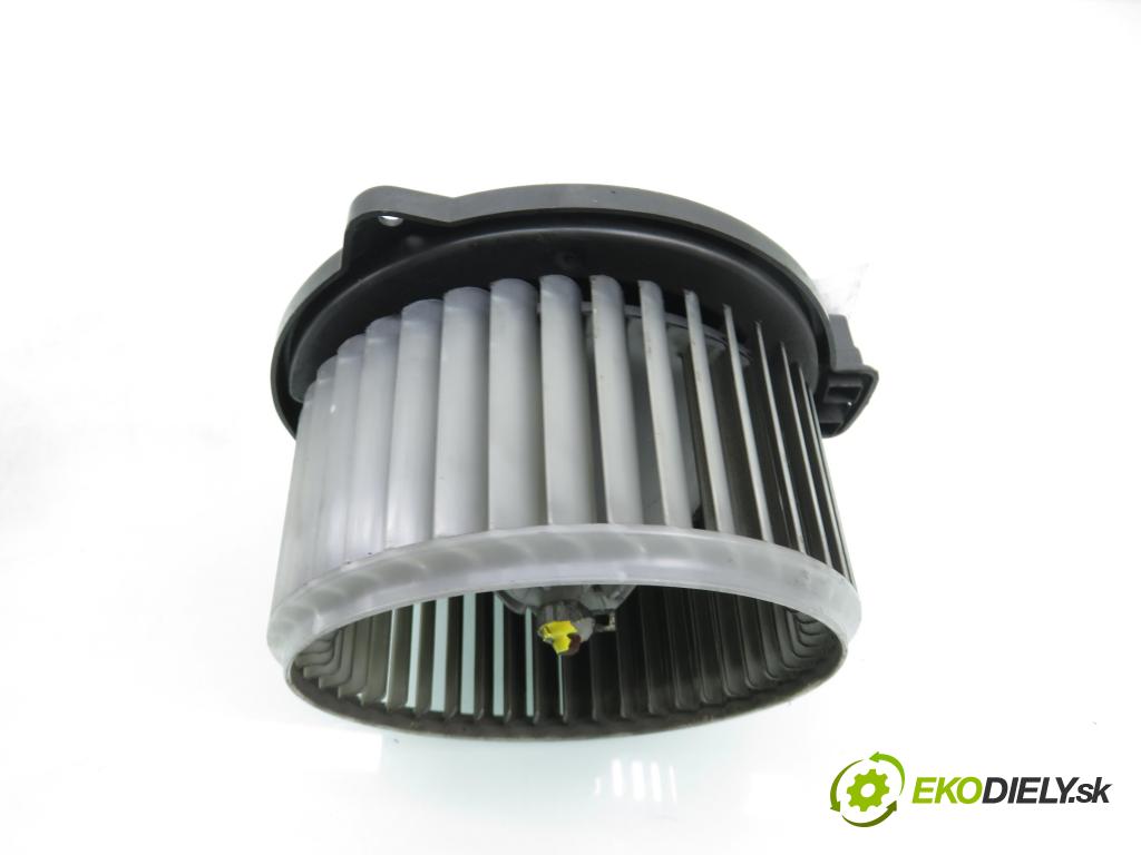 TOYOTA COROLLA Verso (ZER_, ZZE12_, R1_) VAN 2007 95,00 1.8 (ZNR11_) 129 - 1ZZ-FE 1794,00 Ventilátor vetráku 0130101601 ; 0160700610