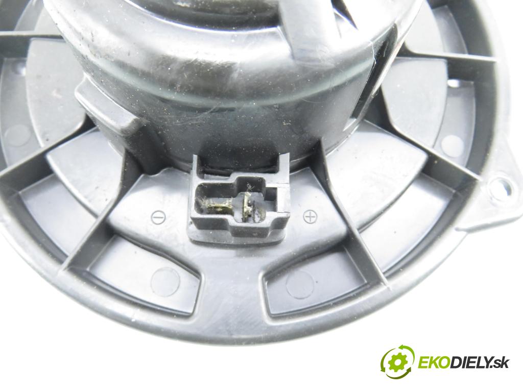 TOYOTA COROLLA Verso (ZER_, ZZE12_, R1_) VAN 2007 95,00 1.8 (ZNR11_) 129 - 1ZZ-FE 1794,00 Ventilátor vetráku 0130101601 ; 0160700610