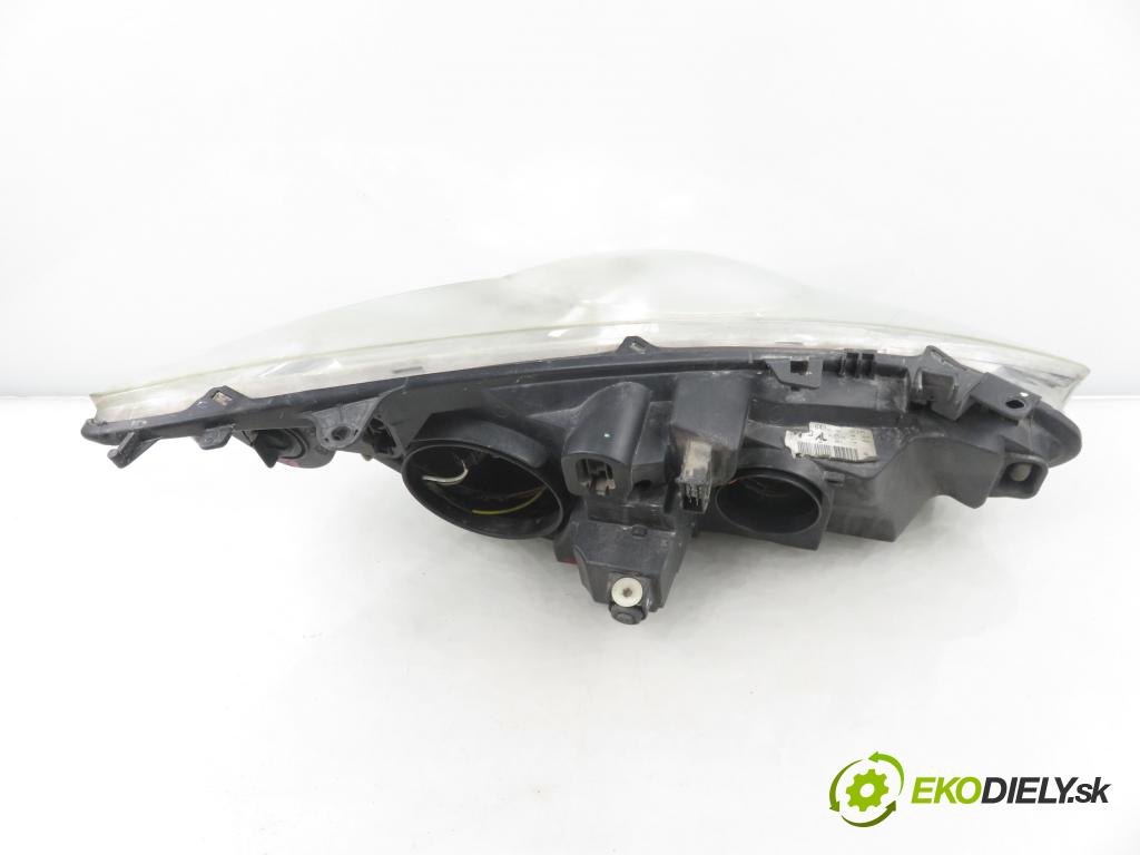 PEUGEOT 307 (3A/C) HB 2005 65,00 1.4 16V - KFU (ET3J4) 1360,00 Svetlo LP 43170748