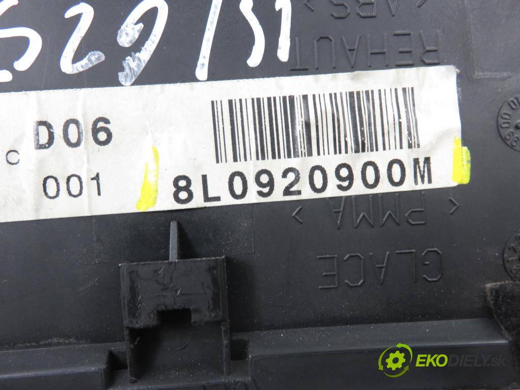 AUDI A3 (8L1) HB 2003 96,00 1.9 TDI PD 130 - ASZ 1896,00 Prístrojovka elektrický 8L0920900M