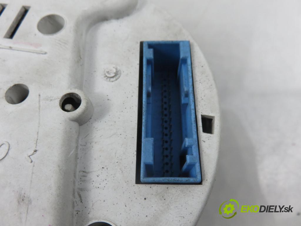 AUDI A3 (8L1) HB 2003 96,00 1.9 TDI PD 130 - ASZ 1896,00 Prístrojovka elektrický 8L0920900M