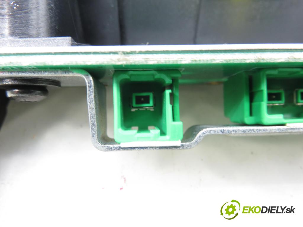 VOLVO XC90 I (275) SUV 2005 200,00 T6 AWD - B 6294 T 2922,00 MODUL GPS 86412621 ; 30679255 ; 86510131