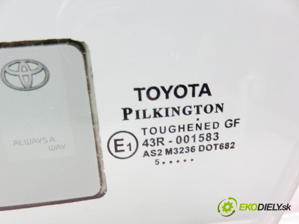 TOYOTA YARIS (_P13_) HB 2016 51,00 1.0 (KSP130_) 69 - 1KR-FE 998,00 okno LP 3D