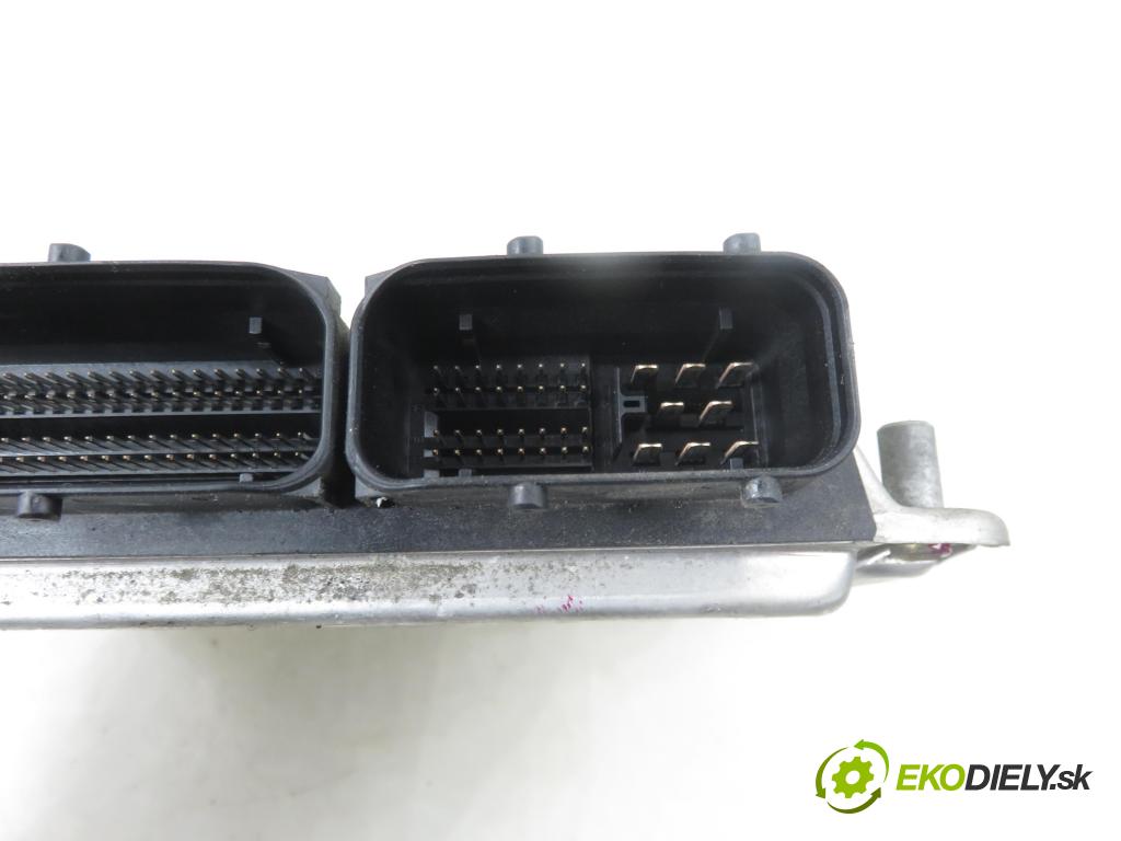 AUDI A3 (8L1) HB 2003 96,00 1.9 TDI PD 130 - ASZ 1896,00 Riadiaca jednotka Motor 038906019FT ; 0281010981