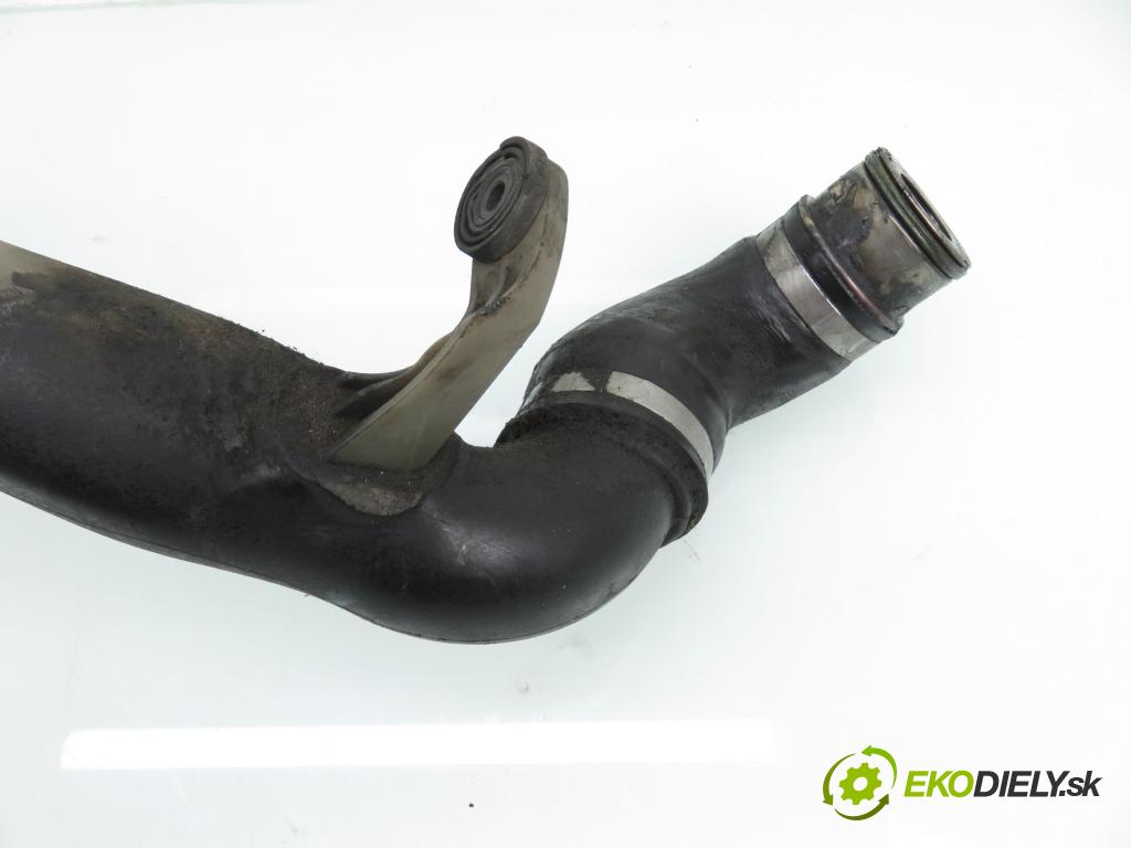 VW GOLF V (1K1) HB 2007 77,00 1.9 TDI - BLS 1896,00 Rúra intercoolera turba 3C0145840H