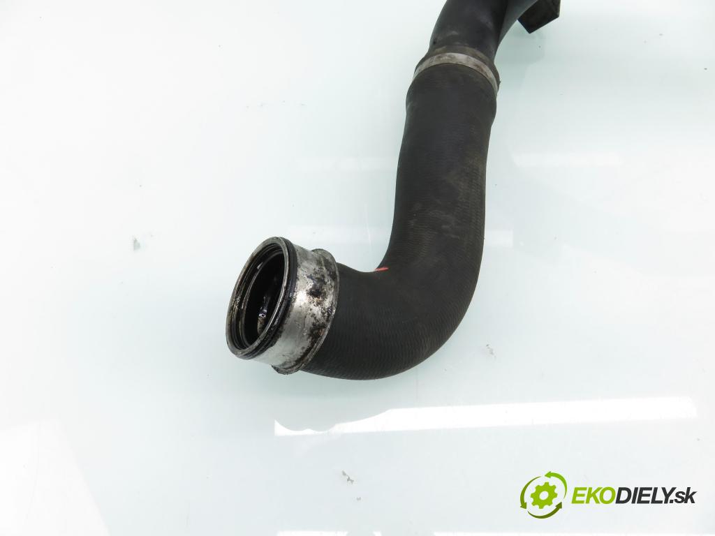 VW GOLF V (1K1) HB 2007 77,00 1.9 TDI - BLS 1896,00 Rúra intercoolera turba 3C0145840H