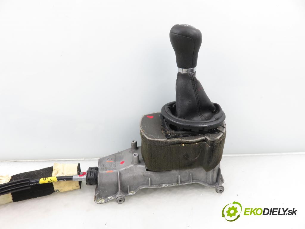 AUDI A2 (8Z0) HB 2001 55,00 1.4 - AUA 1390,00 ZVEDÁK: 8Z0711246A