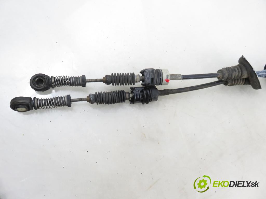 AUDI A2 (8Z0) HB 2001 55,00 1.4 - AUA 1390,00 ZVEDÁK: 8Z0711246A