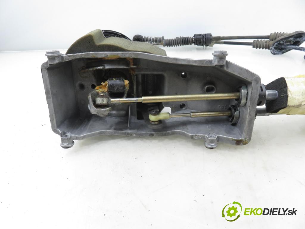 AUDI A2 (8Z0) HB 2001 55,00 1.4 - AUA 1390,00 ZVEDÁK: 8Z0711246A