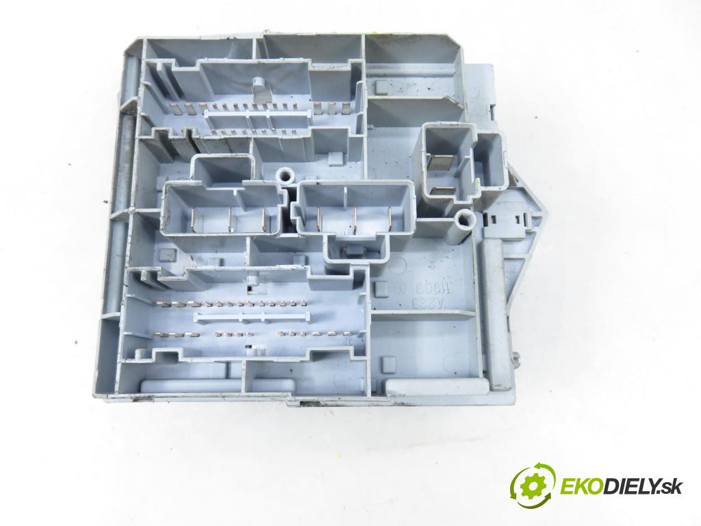 FIAT STILO Multi Wagon (192_) KOMBI 2004 70,00 1.4 16V 95 - 843 A1.000 1368,00 Skrinka POJISTKY: 51732865