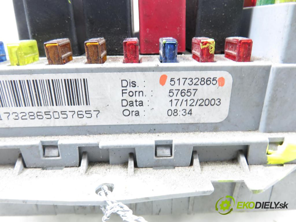 FIAT STILO Multi Wagon (192_) KOMBI 2004 70,00 1.4 16V 95 - 843 A1.000 1368,00 Skrinka POJISTKY: 51732865