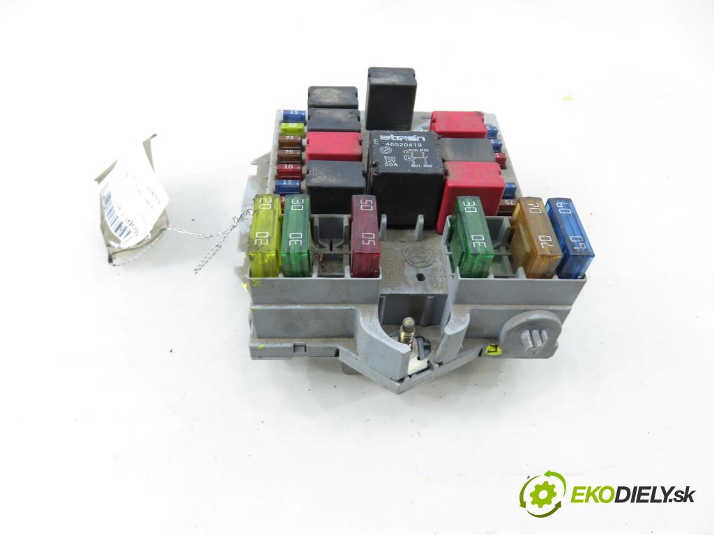 FIAT STILO Multi Wagon (192_) KOMBI 2004 70,00 1.4 16V 95 - 843 A1.000 1368,00 Skrinka POJISTKY: 51732865