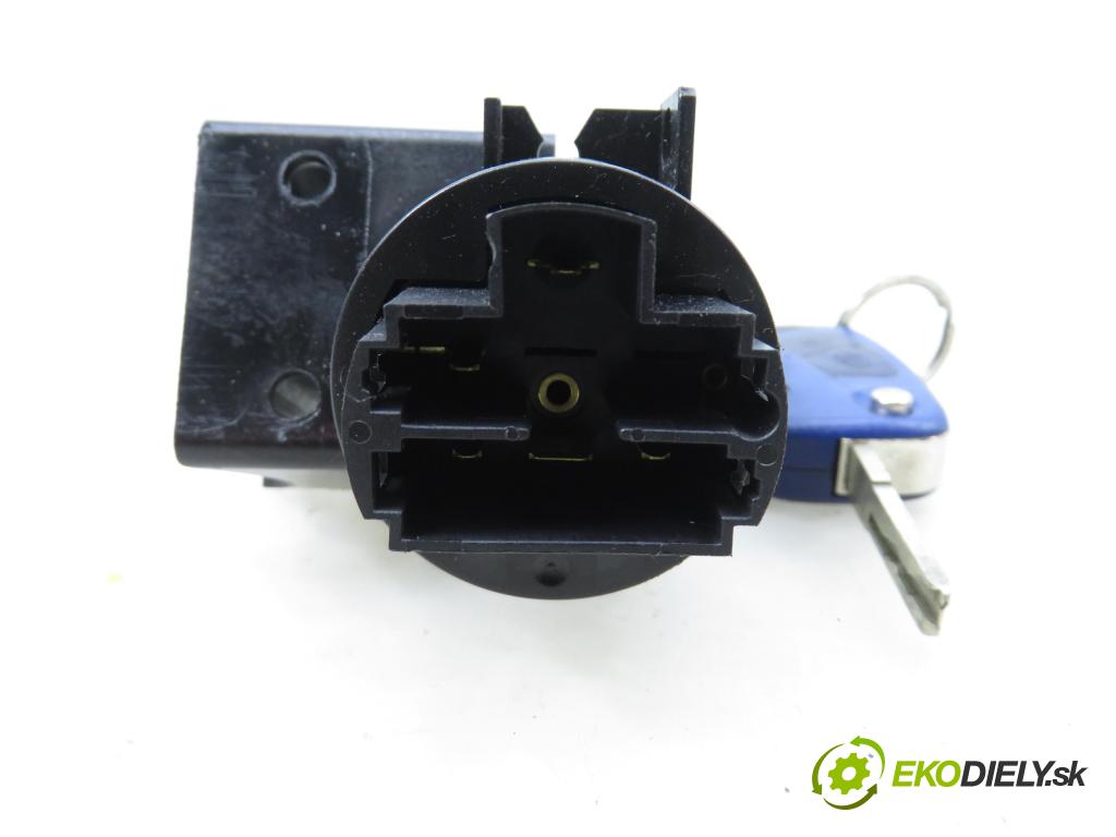 FIAT STILO Multi Wagon (192_) KOMBI 2004 70,00 1.4 16V 95 - 843 A1.000 1368,00 spinačka 05521B365 ; 00467601520 (Spínacia skrinka)