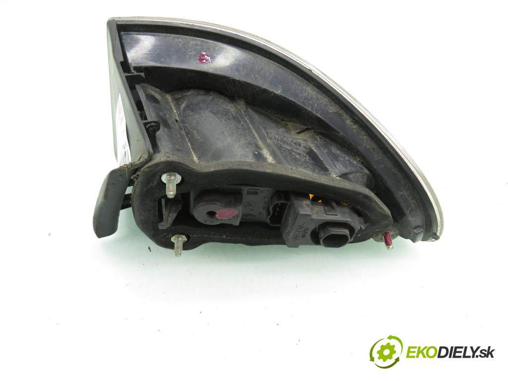 SEAT CORDOBA (6L2) SEDAN 2003 47,00 1.9 SDI - ASY 1896,00 Svetlo ľavé zadné