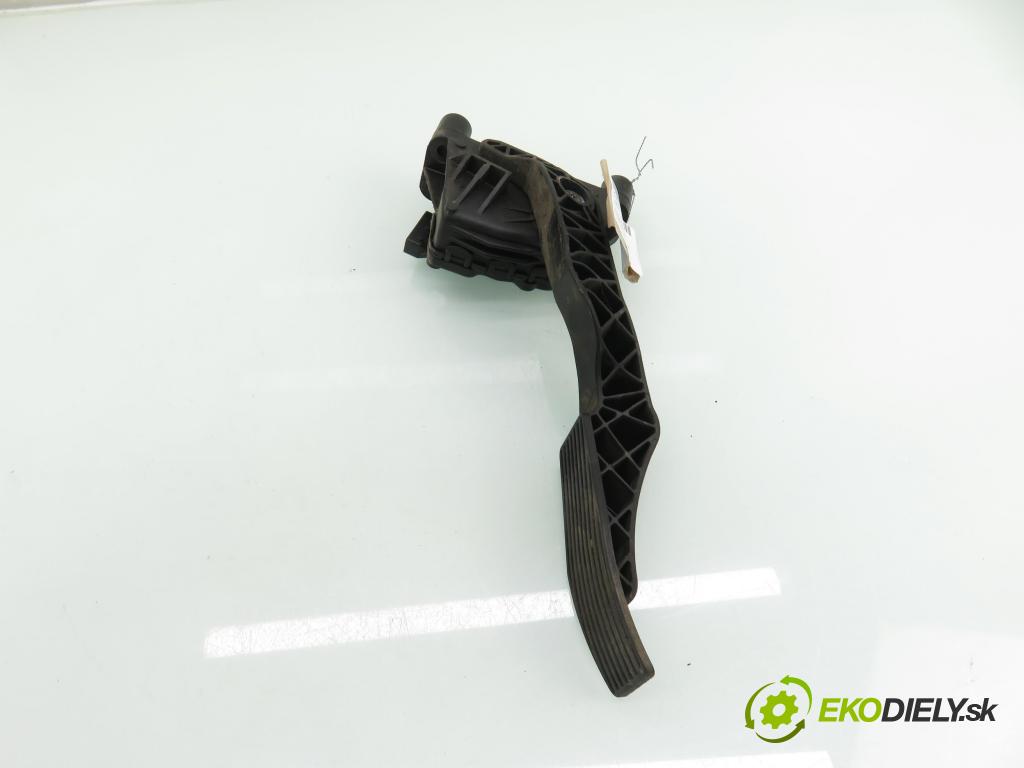 OPEL ZAFIRA A Nadwozie Wielkopojemne (MPV) (T98)  MINIVAN 2003 74,00 2.0 DTI 16V 101 - Y 20 DTH 1995,00 Potenciometer plynu 9202341BT ; 6PV00811400 (Potenciometer plynového pedálu)