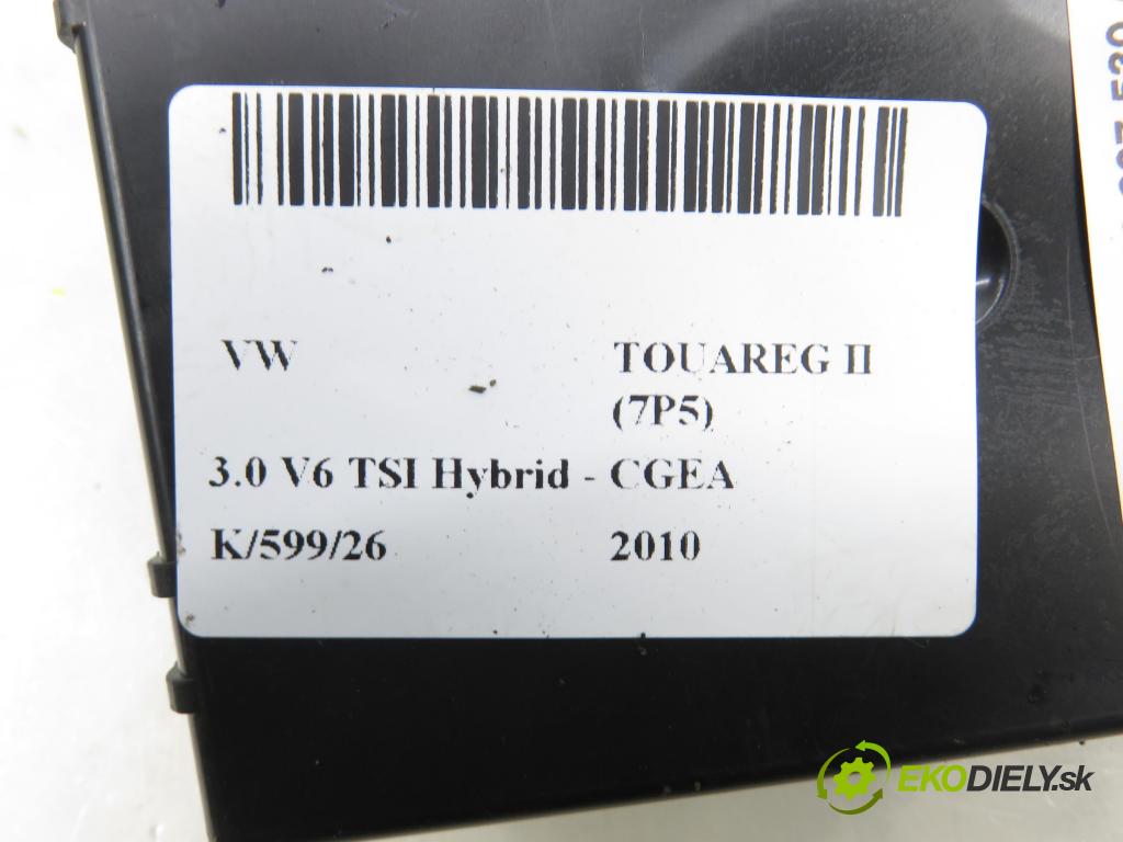 VW TOUAREG (7P5) SUV 2010 245,00 3.0 V6 TSI Hybrid - CGEA 2995,00 řídící jednotka GATEWAY 7P6907530A