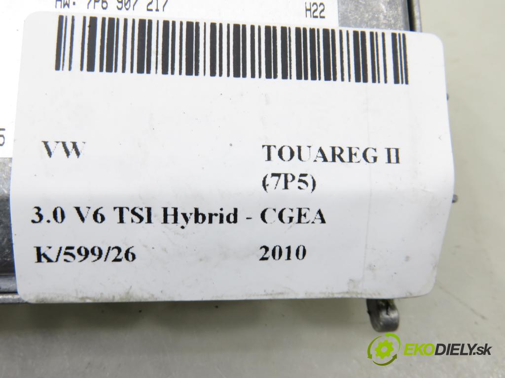 VW TOUAREG (7P5) SUV 2010 245,00 3.0 V6 TSI Hybrid - CGEA 2995,00 KAMERA 7P6907217 ; 0275003008
