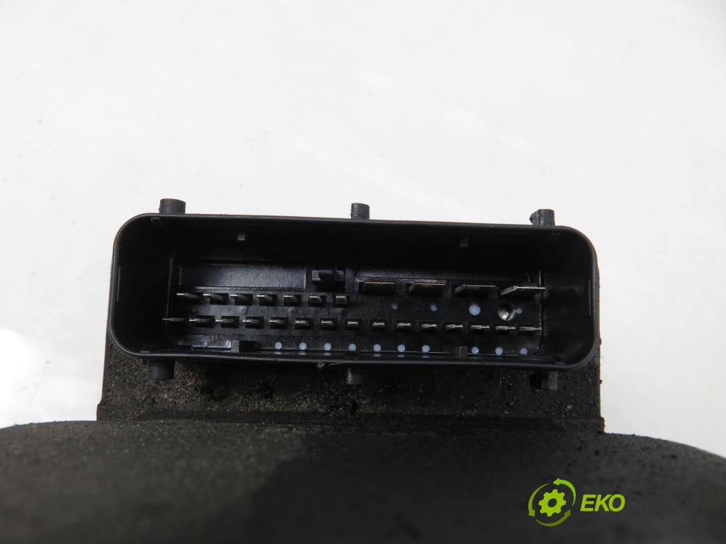 AUDI A4 (8D2, B5) SEDAN 1998 81,00 1.9 TDI 110 - AFN 1896,00 pumpa ABS 0273004282 ; 8E0614111AD ; 0265216562 (Pumpa ABS)