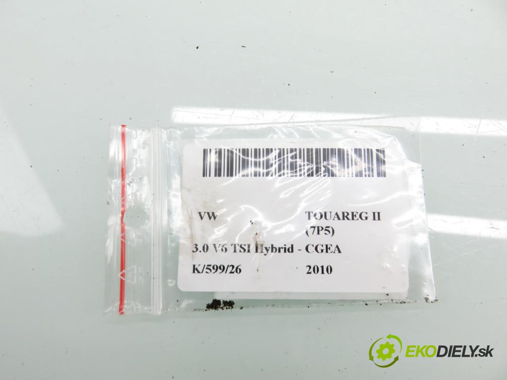 VW TOUAREG (7P5) SUV 2010 245,00 3.0 V6 TSI Hybrid - CGEA 2995,00 snímač nárazu 7P0959651 (Snímač nárazu)