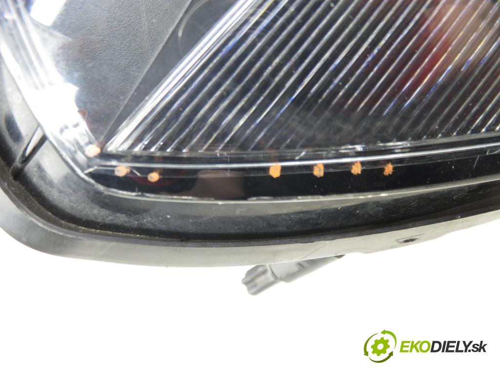 VW TOUAREG (7P5) SUV 2010 245,00 3.0 V6 TSI Hybrid - CGEA 2995,00 Svetlo PP 7P1941044 ; 8K0941597C ; 4H0941329