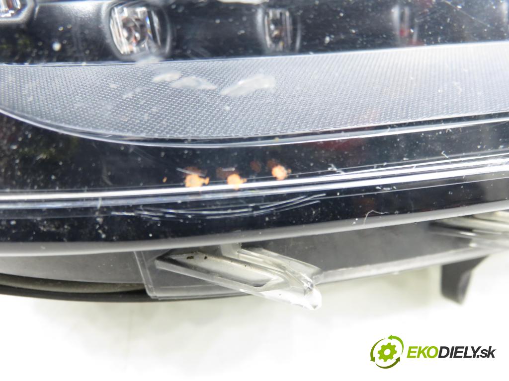 VW TOUAREG (7P5) SUV 2010 245,00 3.0 V6 TSI Hybrid - CGEA 2995,00 Svetlo PP 7P1941044 ; 8K0941597C ; 4H0941329