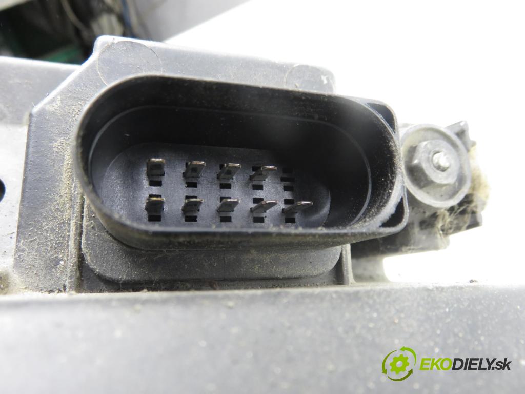 VW TRANSPORTER V Skrzynia (7HA, 7HH, 7EA, 7EH) FURGON 2008 75,00 1.9 TDI - BRS 1896,00 Svetlo PP 0301191302