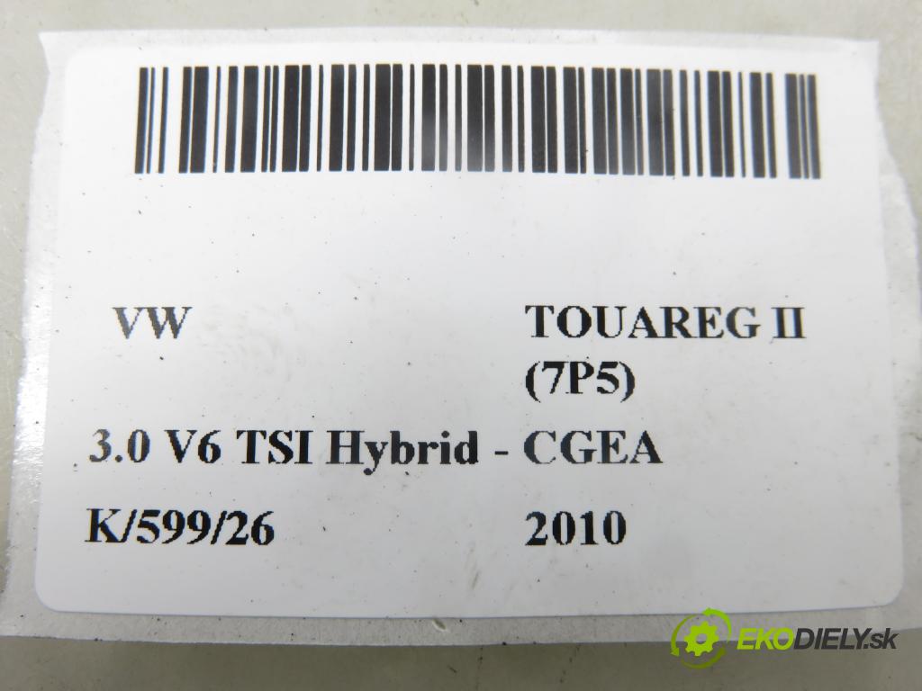 VW TOUAREG (7P5) SUV 2010 245,00 3.0 V6 TSI Hybrid - CGEA 2995,00 KAMERA 7P6980551A