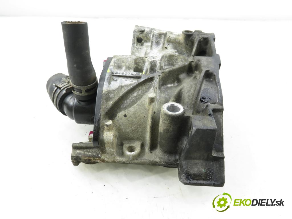 PEUGEOT 307 (3A/C) HB 2005 65,00 1.4 16V - KFU (ET3J4) 1360,00 Pumpa vody 9646075210 (Vodná pumpa)