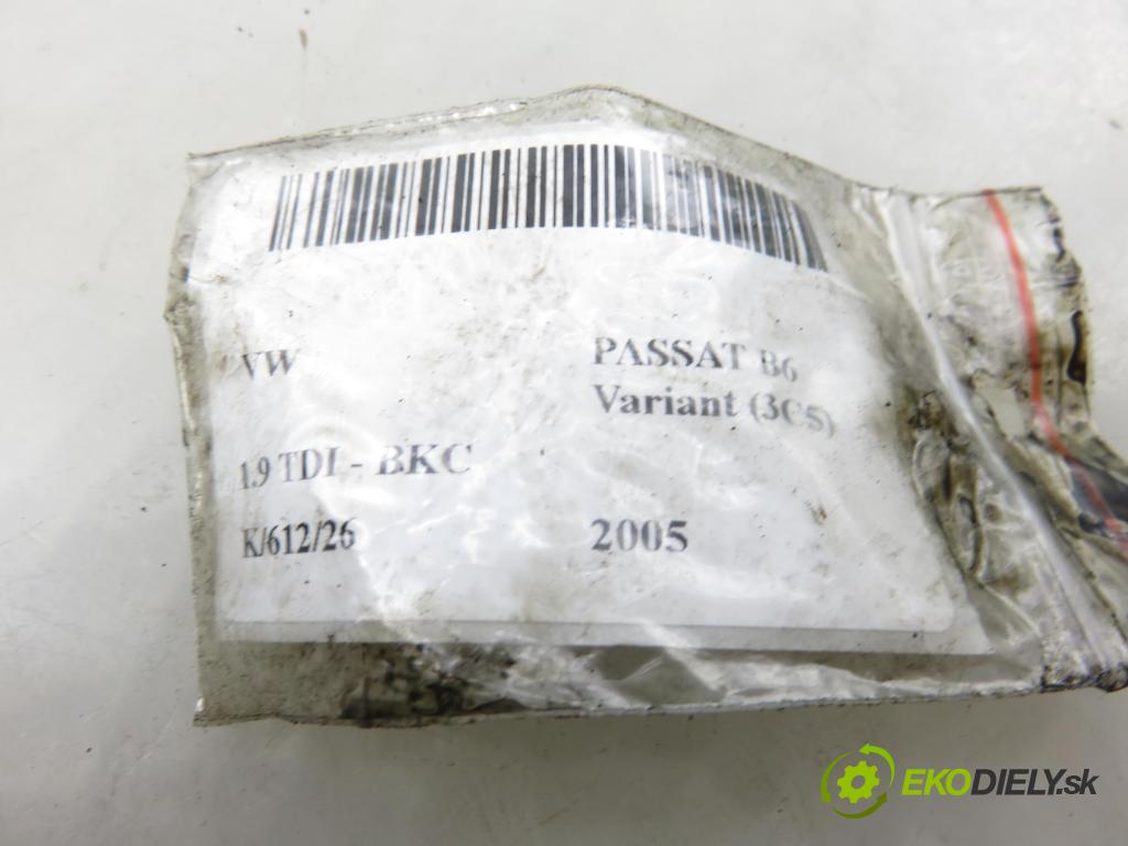 VW PASSAT B6 Variant (3C5) KOMBI 2005 77,00 1.9 TDI - BKC 1896,00 Vstrekovač 038130073AG ; 0414720215 (Vstrekovač paliva)