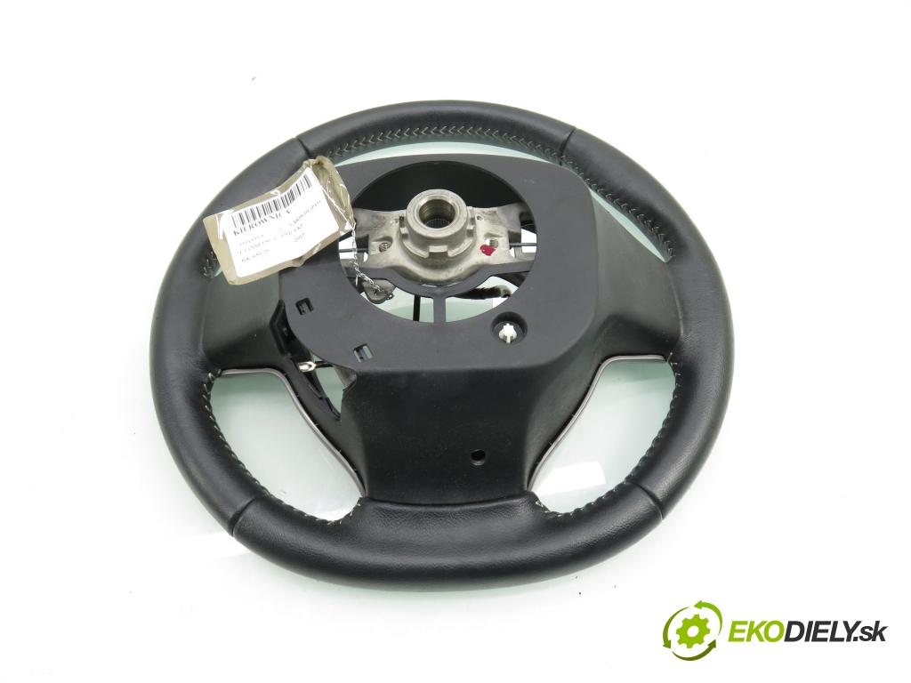 TOYOTA YARIS (_P13_) HB 2015 73,00 1.3 (NSP130_) - 1NR-FKE 1329,00 Volant 451000D490 ; 451000D490C9 (Volant)