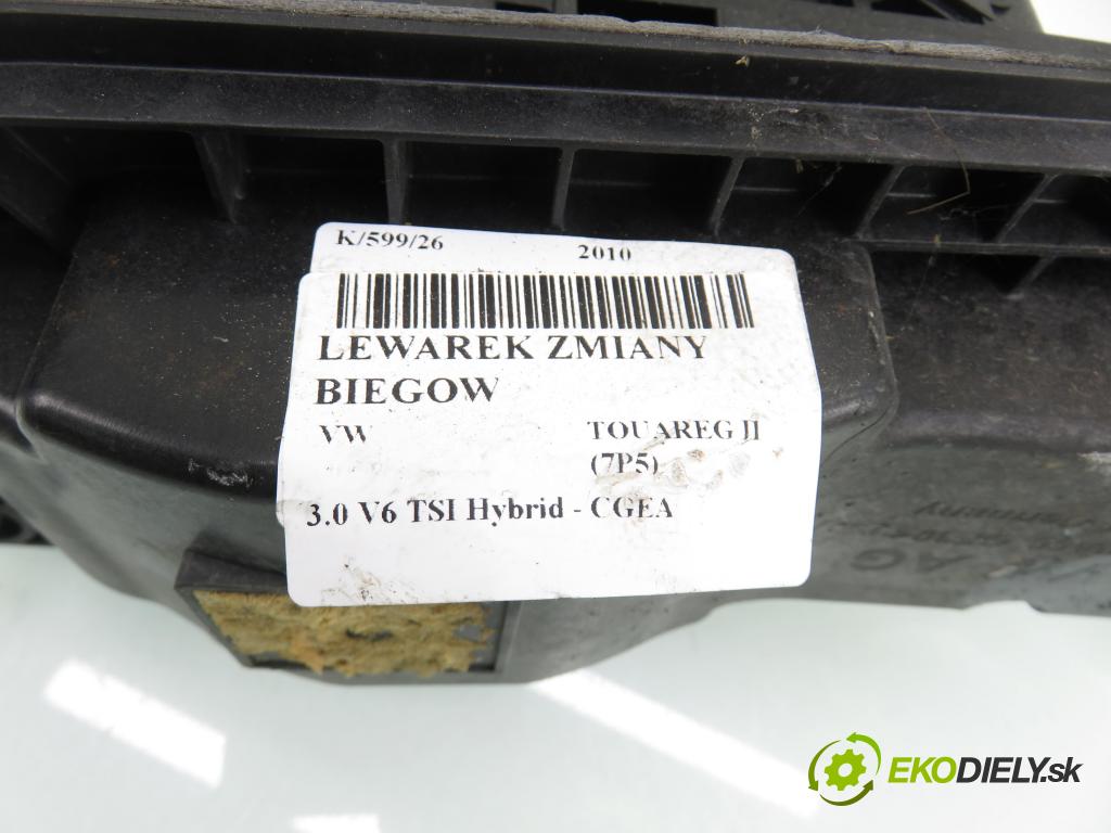 VW TOUAREG (7P5) SUV 2010 245,00 3.0 V6 TSI Hybrid - CGEA 2995,00 ZVEDÁK: 7P1713041E
