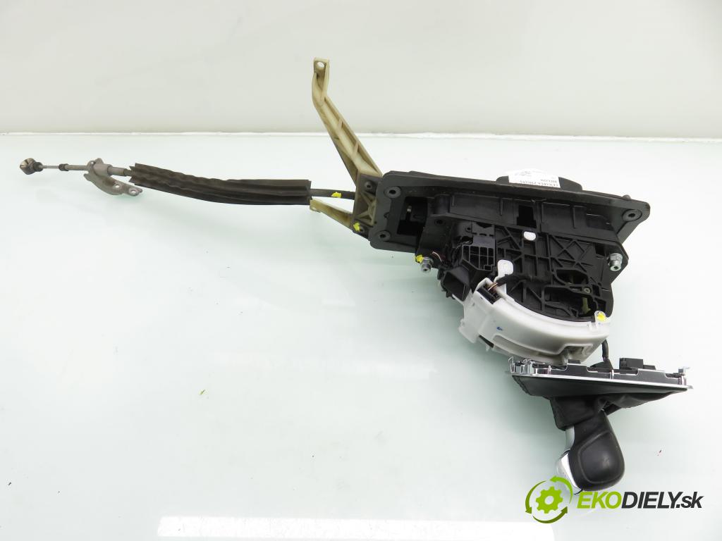 VW TOUAREG (7P5) SUV 2010 245,00 3.0 V6 TSI Hybrid - CGEA 2995,00 ZVEDÁK: 7P1713041E