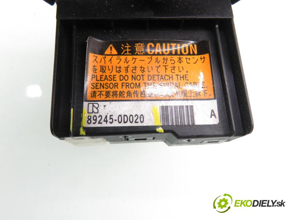 TOYOTA YARIS (_P13_) HB 2015 73,00 1.3 (NSP130_) - 1NR-FKE 1329,00 PÁSKA: air BAG 892450D020