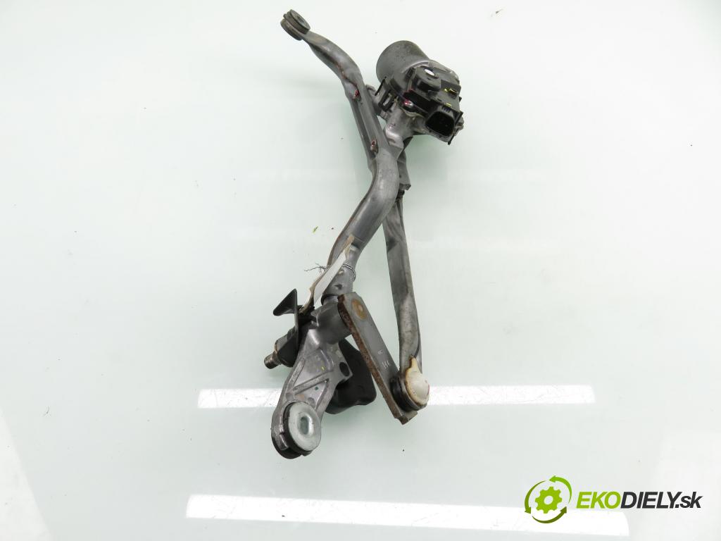 TOYOTA YARIS (_P13_) HB 2015 73,00 1.3 (NSP130_) - 1NR-FKE 1329,00 Motorček stieračov 851100D191 ; 1593007710