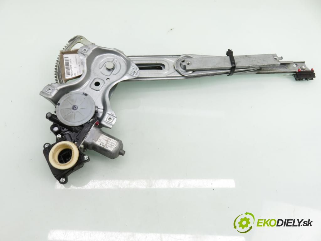 TOYOTA YARIS (_P13_) HB 2015 73,00 1.3 (NSP130_) - 1NR-FKE 1329,00 Mechanizmus okien 8570202020 ; AV2621004361