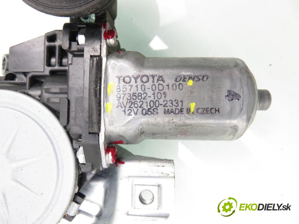TOYOTA YARIS (_P13_) HB 2015 73,00 1.3 (NSP130_) - 1NR-FKE 1329,00 Mechanizmus okien 857100D100 ; AV2621002331