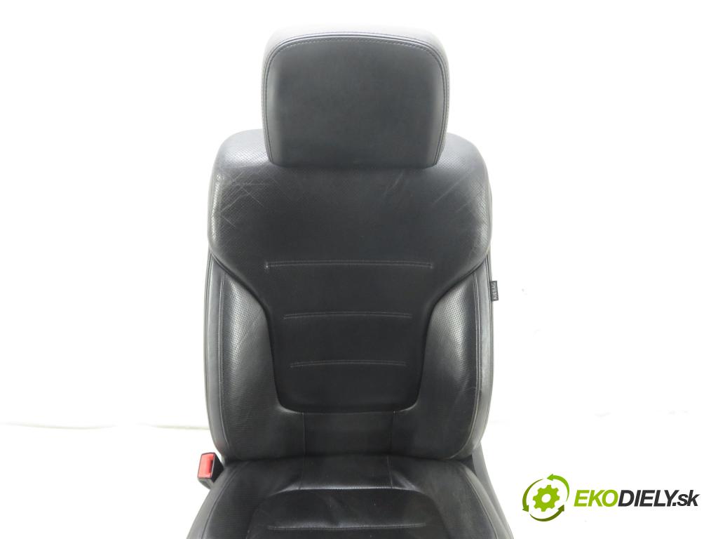 VW TOUAREG (7P5) SUV 2010 245,00 3.0 V6 TSI Hybrid - CGEA 2995,00 sedadlo ŘIDIČE / LP