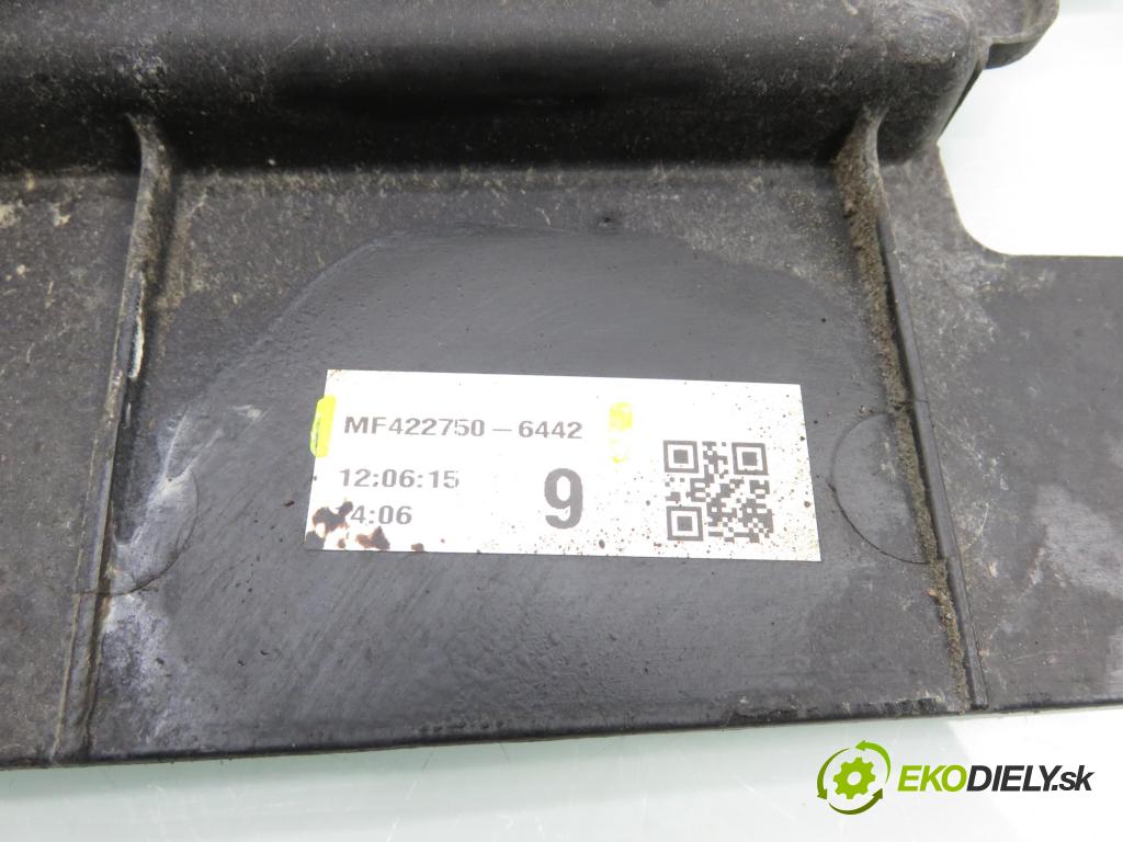 TOYOTA YARIS (_P13_) HB 2015 73,00 1.3 (NSP130_) - 1NR-FKE 1329,00 Ventilátor chladič klíma/voda 163630D090 ; MF2220008033 ; MF4227506442