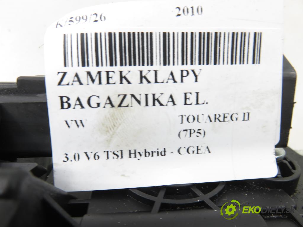 VW TOUAREG (7P5) SUV 2010 245,00 3.0 V6 TSI Hybrid - CGEA 2995,00 zámok dveří kufr EL. 7P0827505C