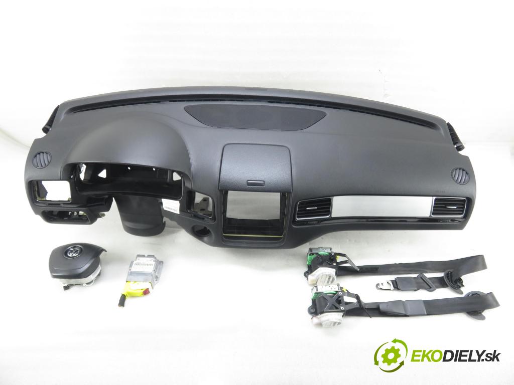 VW TOUAREG (7P5) SUV 2010 245,00 3.0 V6 TSI Hybrid - CGEA 2995,00 palubovka