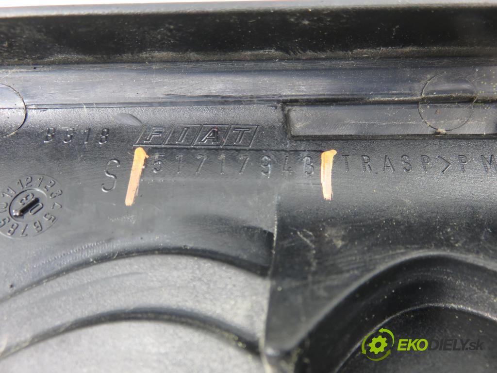 FIAT STILO Multi Wagon (192_) KOMBI 2004 70,00 1.4 16V 95 - 843 A1.000 1368,00 Svetlo ľavé zadné kufor 51717943
